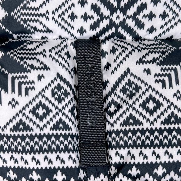 Land’s End | Down Puffer Fair Isle Snowflake Vest Black & White | M (10 - 12). - Picture 5 of 8